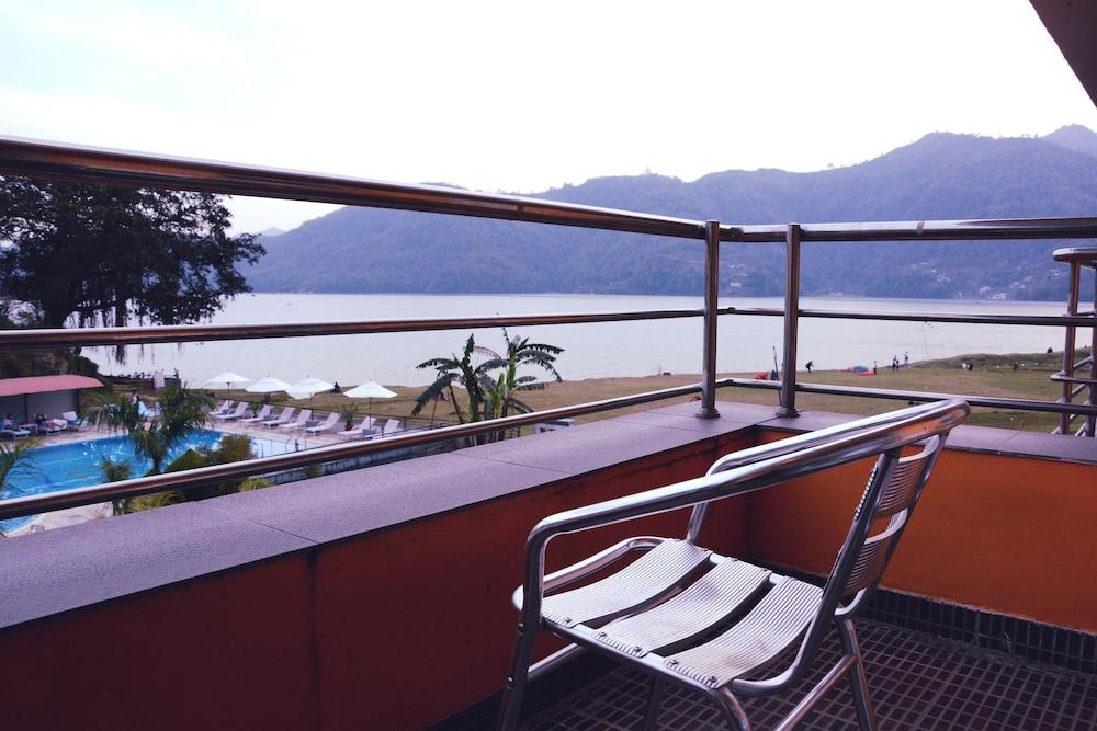 Waterfront Resort By Kgh Group Pokhara Bagian luar foto