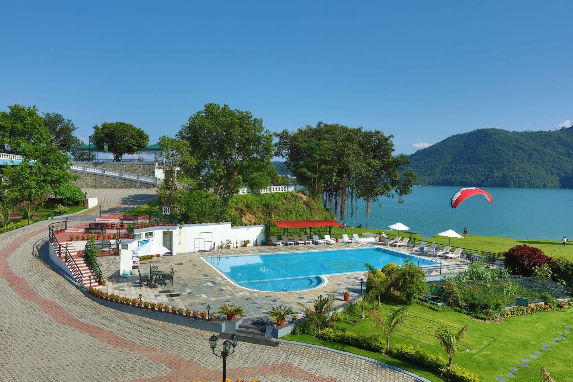 Waterfront Resort By Kgh Group Pokhara Bagian luar foto