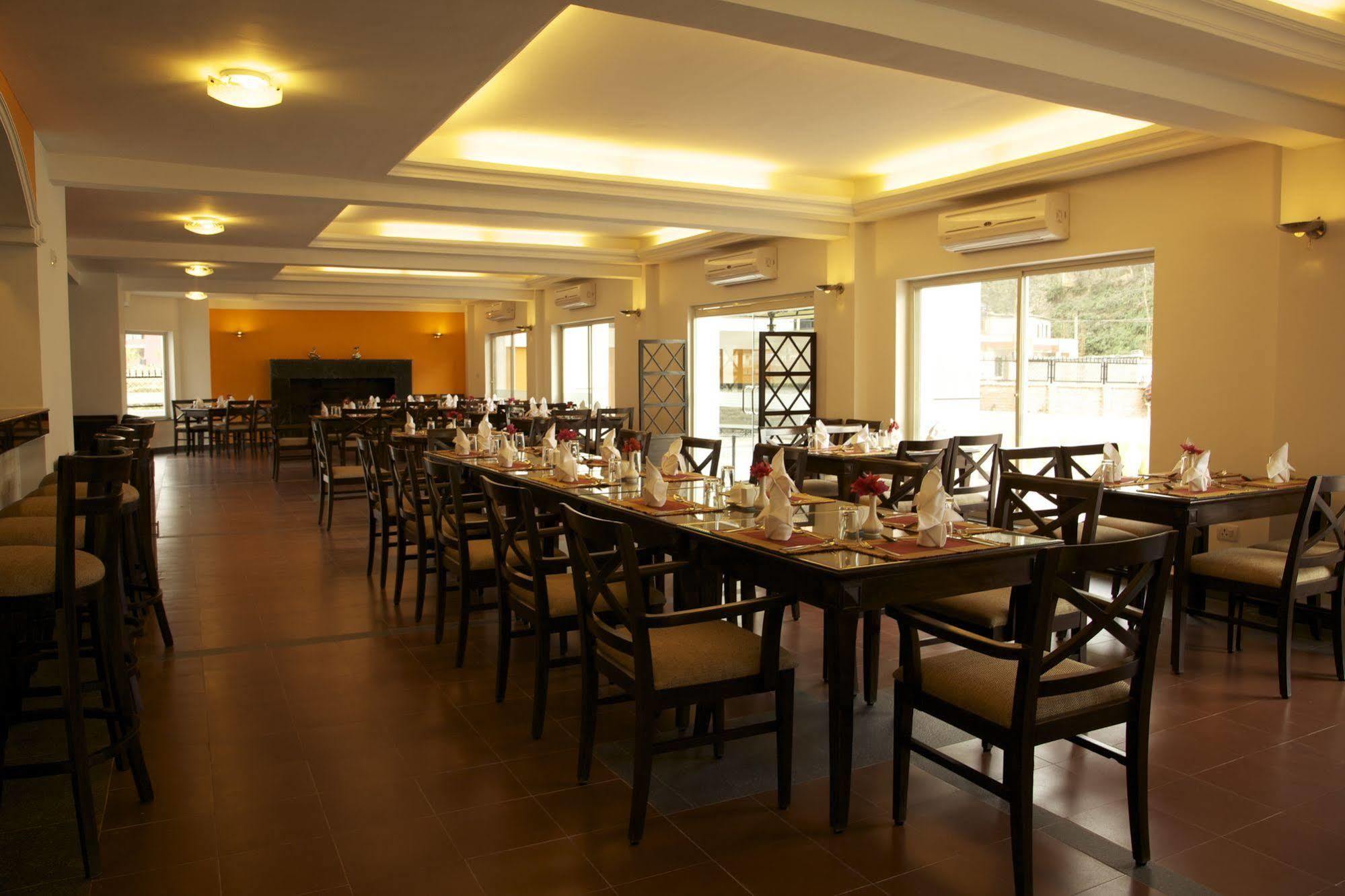 Waterfront Resort By Kgh Group Pokhara Bagian luar foto