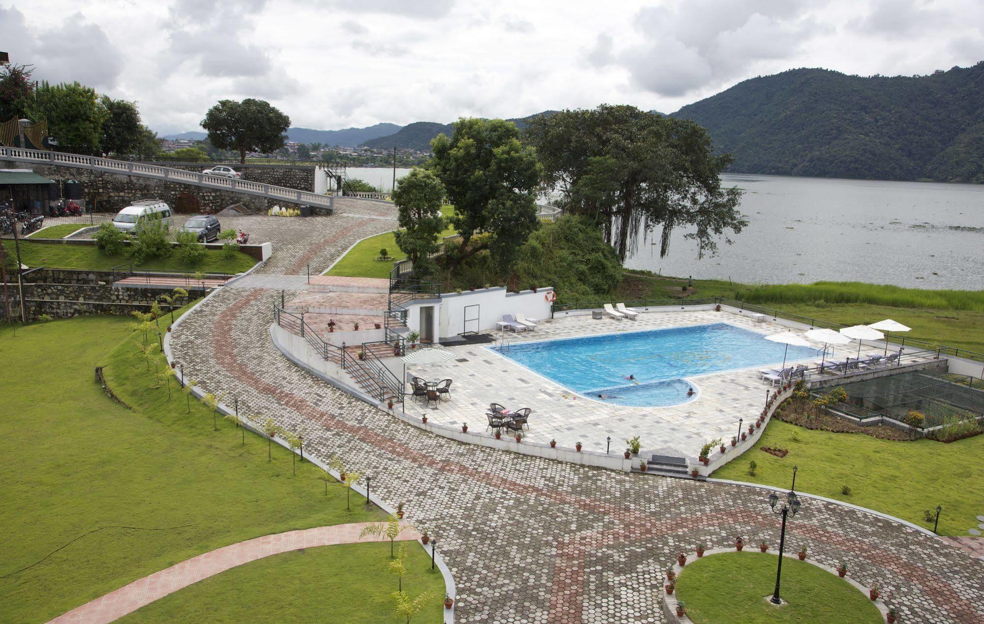 Waterfront Resort By Kgh Group Pokhara Bagian luar foto