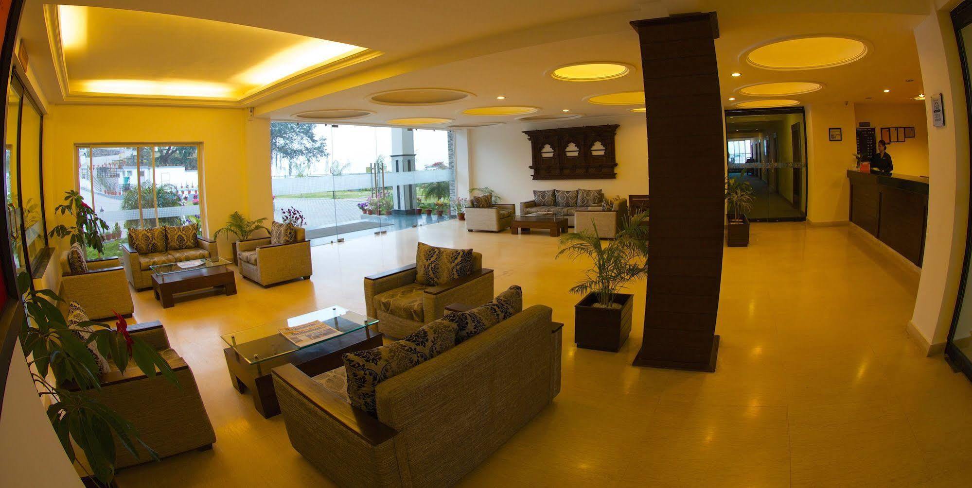 Waterfront Resort By Kgh Group Pokhara Bagian luar foto