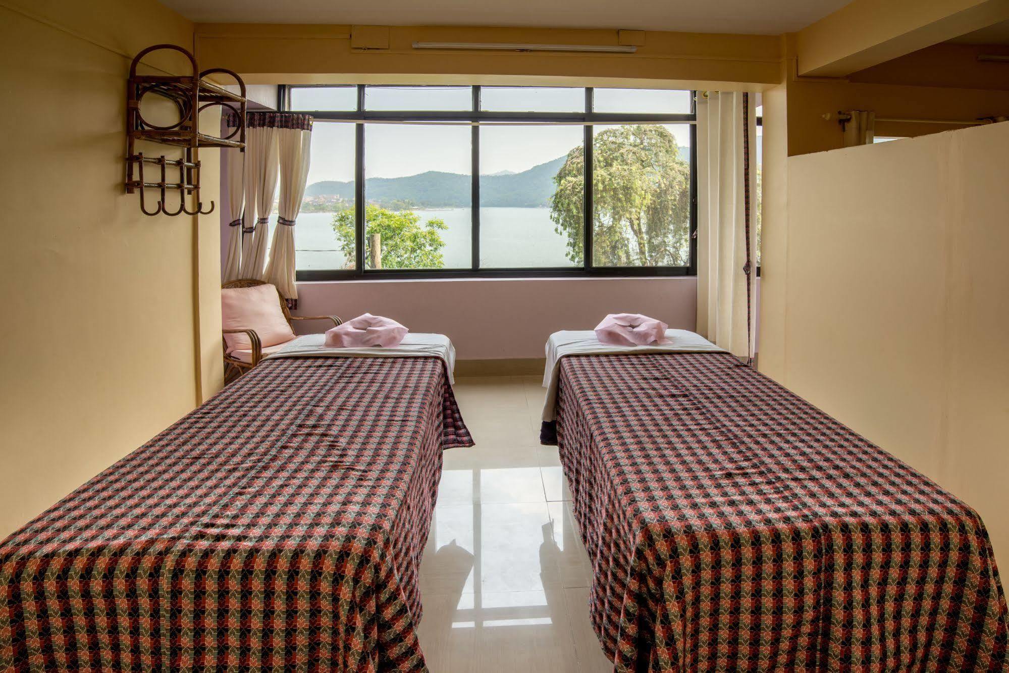 Waterfront Resort By Kgh Group Pokhara Bagian luar foto