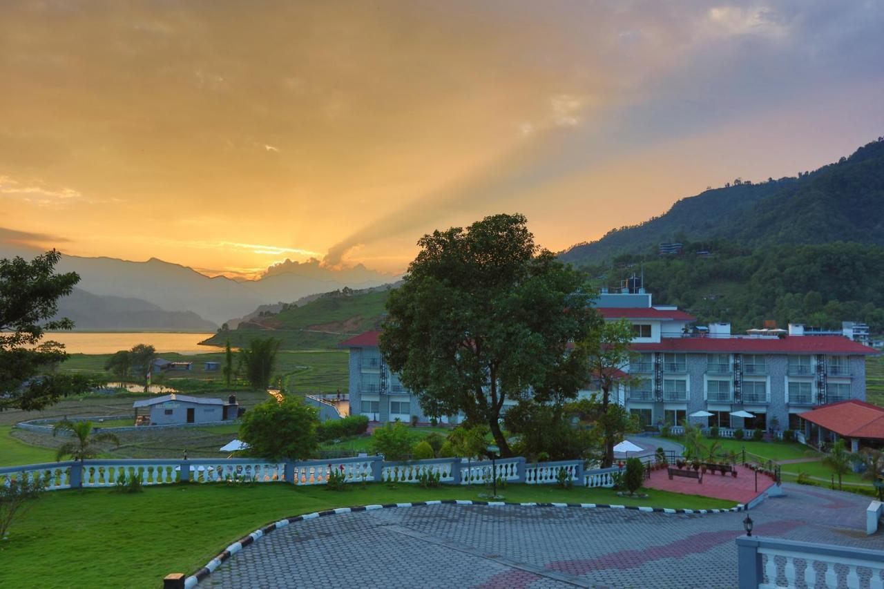 Waterfront Resort By Kgh Group Pokhara Bagian luar foto